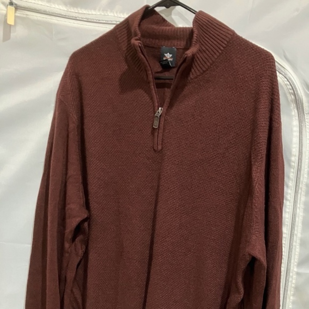 Men's Dockers XL Tall Burgundy 1/4 Zip Sweater. Good Con.